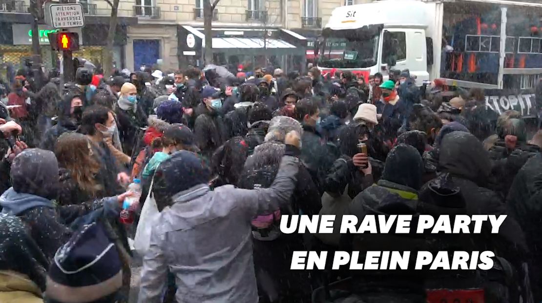 À Paris, la police met fin à une rave party en marge de la manif contre la loi "Sécurité globale"