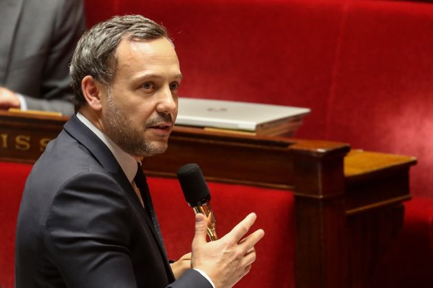 Le secrétaire d'État en charge de l'Enfance et des Familles, Adrien Taquet, à l'Assemblée nationale le 7 mai 2020. 