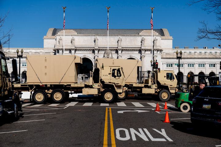 配置された軍用トラック（2021年1月14日）