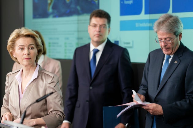 No a Salvini, sì alla stabilità. Bruxelles preoccupata per i numeri di Conte No a Salvini, sì alla stabilità. Bruxelles preoccupata per i numeri di Conte