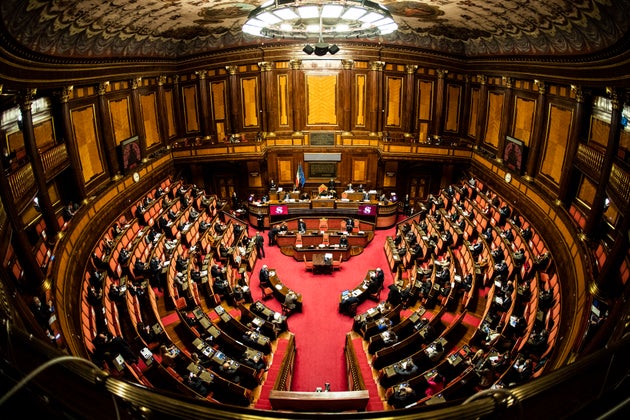 Conte a caccia della maggioranza, cosa succede oggi in Senato Conte a caccia della maggioranza, cosa succede oggi in Senato