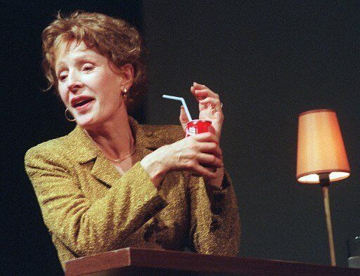 La comédienne française Catherine Rich, ici lors d'une séance photo à Marseille en septembre 2000, est décédée lundi 18 janvier 2021.  