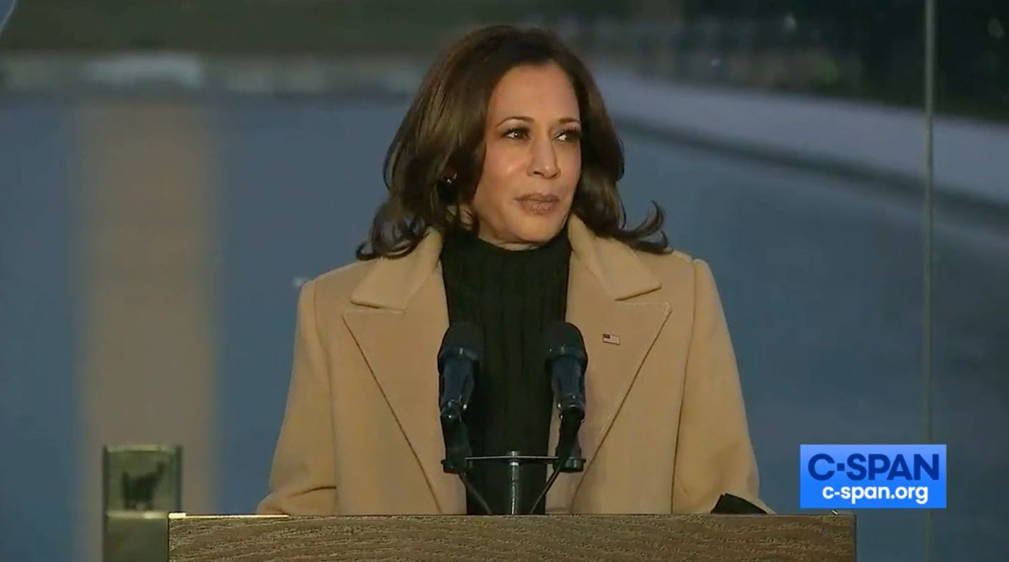 L'hommage de Joe Biden et Kamala Harris aux morts du Covid-19