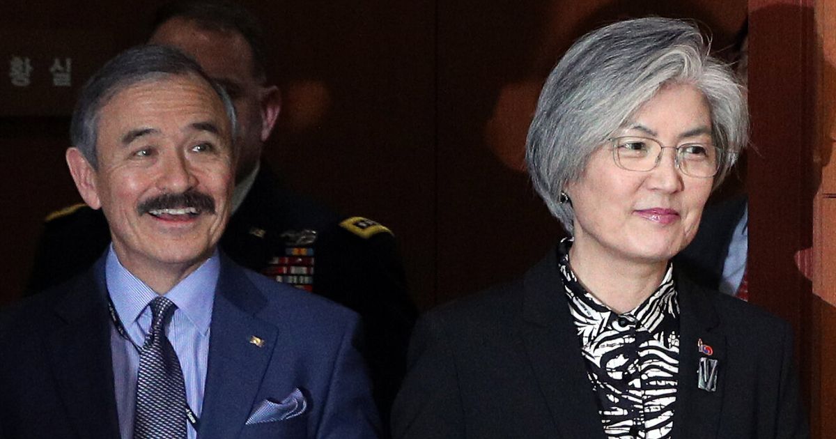 US Ambassador Harry Harris said to Foreign Minister Kang Kyung-wha, “It was an honor to work together”