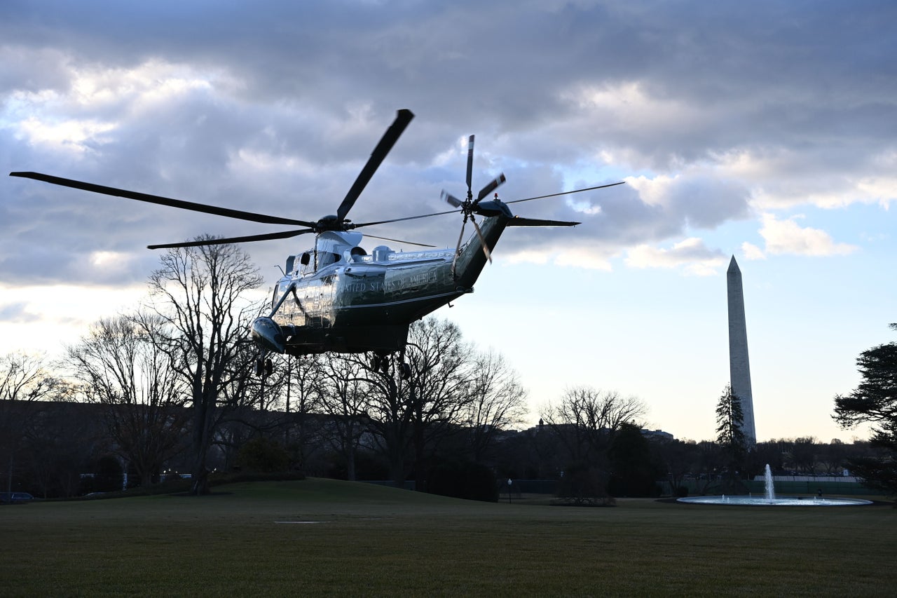 Το Marine One απογειώνεται...