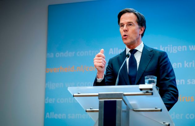 Les Pays-Bas en passe d'instaurer leur premier couvre-feu(Mark Rutte lors de la conférence de presse le 20 janvier 2021 pour présenter les nouvelles mesures contre le coronavirus. Photo part BART MAAT/ANP/AFP)