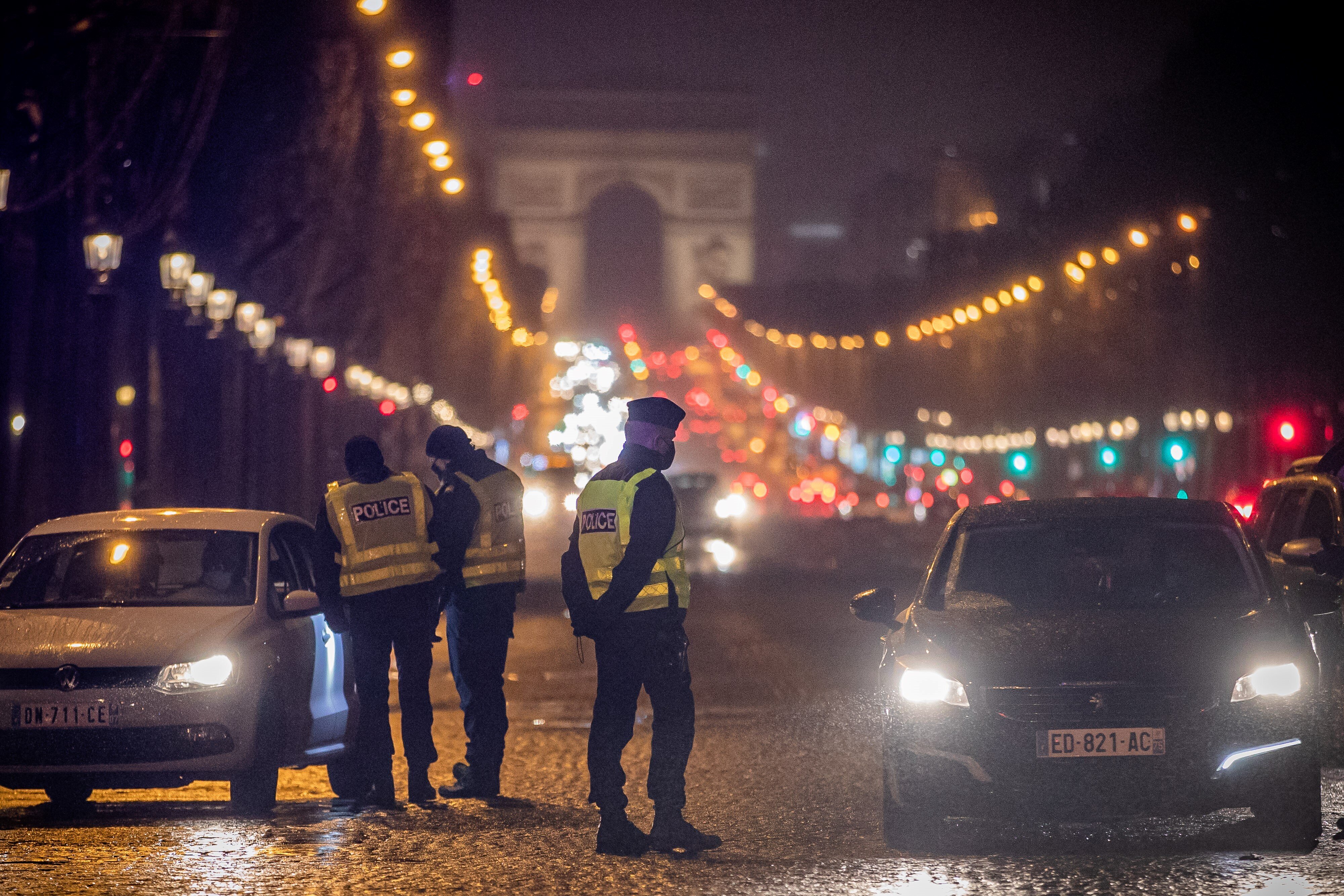 Covid-19: "pas d'évolution" des restrictions cette semaine, annonce le gouvernement