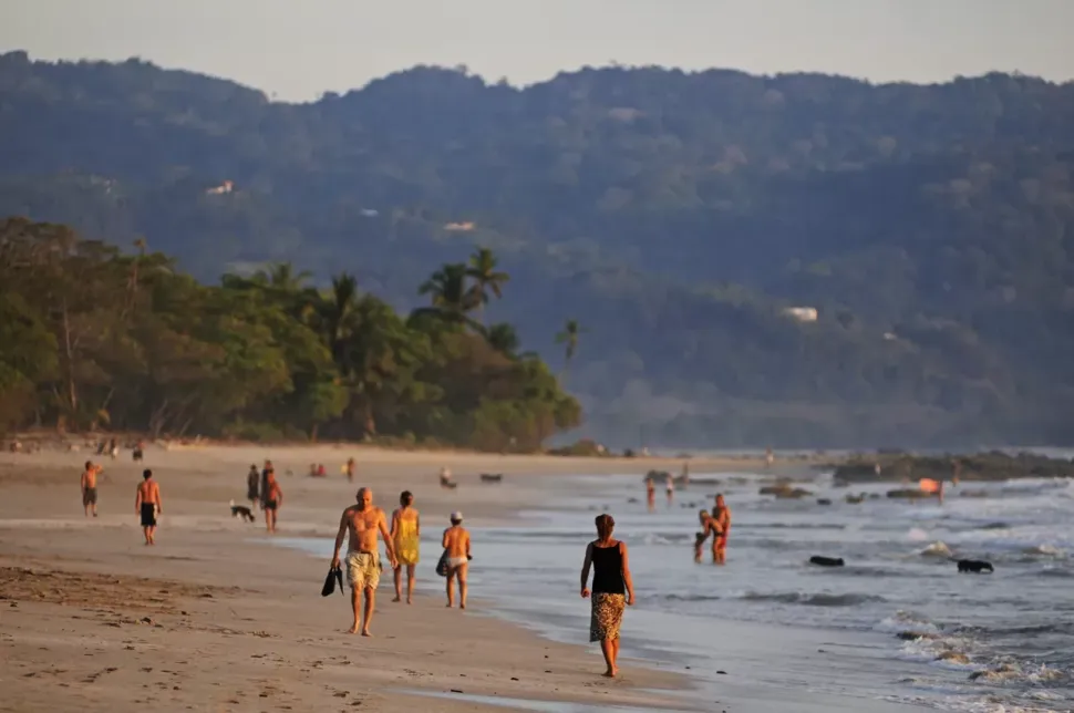 Playa Santa Teresa, una de las playas de la península de Nicoya de Costa Rica. La población...