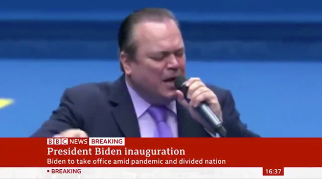 No, Barry from EastEnders didn't really perform at the inauguration