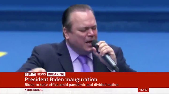 No, Barry from EastEnders didn't really perform at the inauguration 