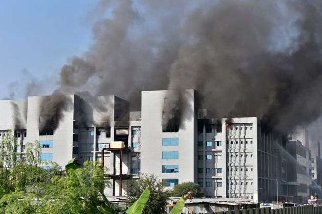 Φωτιά στην μεγαλύτερη μονάδα παραγωγής εμβολίων στον κόσμο - Πέντε