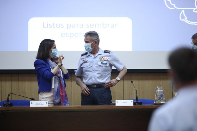 La ministra de Defensa, junto al JEMAD, en un acto el 25 de junio de 2020 (Eduardo Parra/Europa Press...