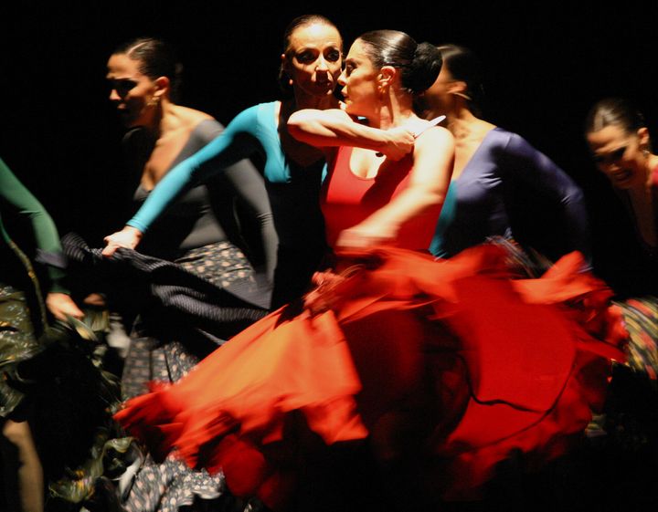 Η Ισπανίδα χορεύτρια Στέλλα Αραούζο με την Compañía Antonio Gades στο Φεστιβάλ Φλαμένκο της Νέας Υόρκης, το 2009. 