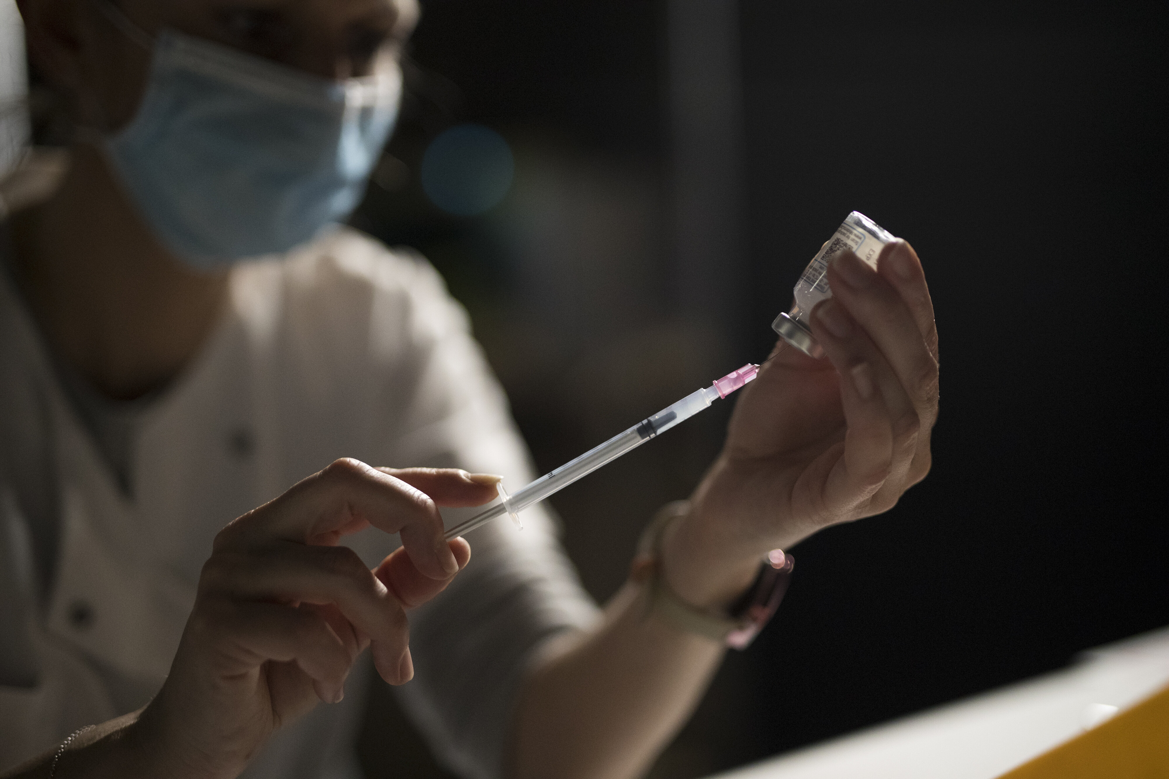 Vaccin contre le Covid-19 : Français et Européens sont de plus en plus pour