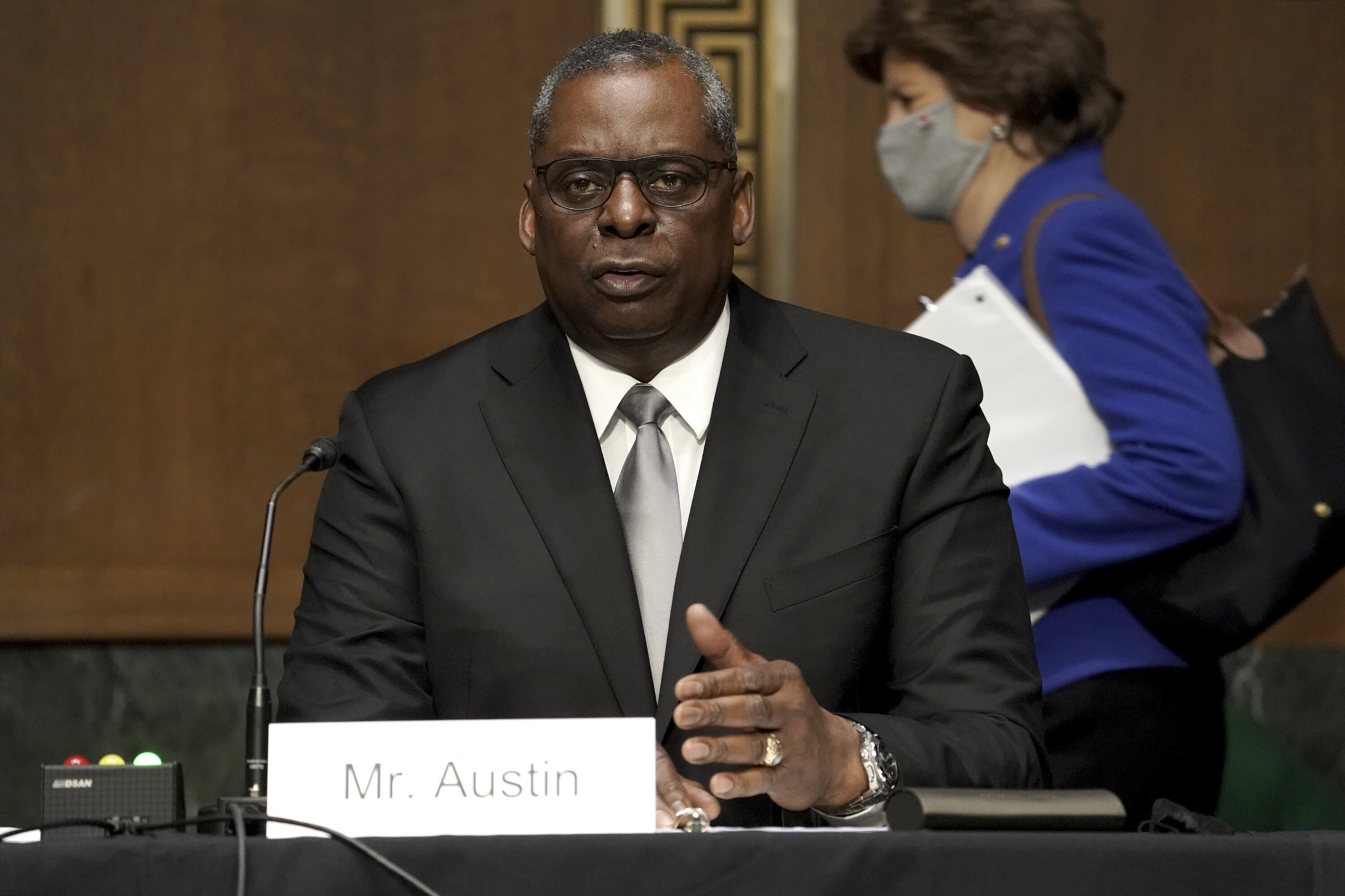 Aux États-Unis, Lloyd Austin devient le premier Afro-Américain ministre de la Défense