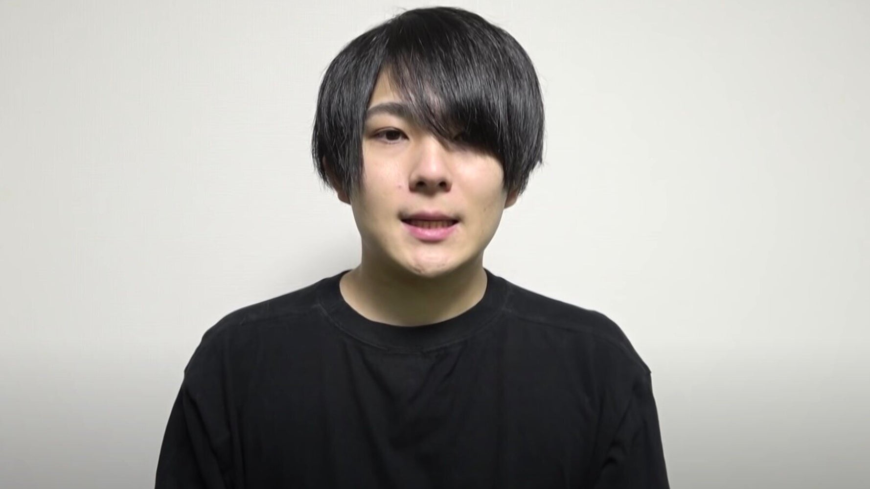 ワタナベマホトさん Uuumの契約解除に 未成年にわいせつ写真を要求 と告発されていた ハフポスト News ワタナベマホトさん Uuumの契約解除に 未成年にわいせつ写真を要求 と告発されていた ハフポスト News