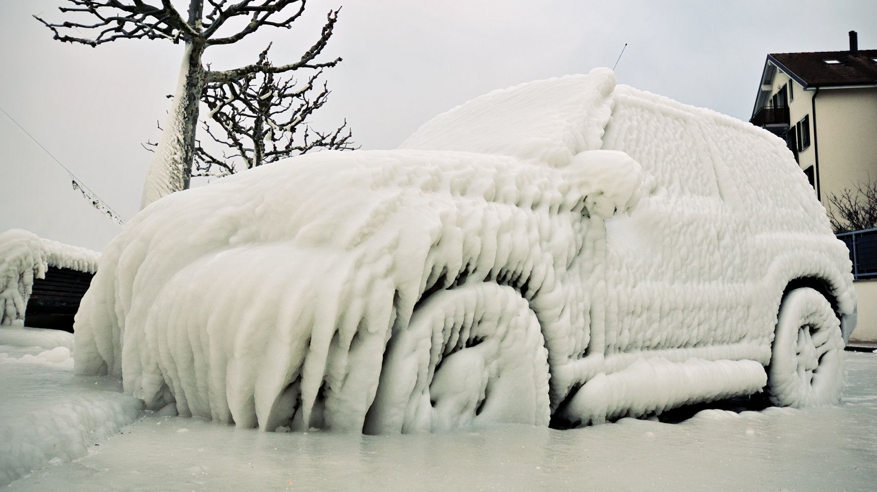 寒い雪の日に 車の中に残さない方がいい7つのものとは ハフポスト Life