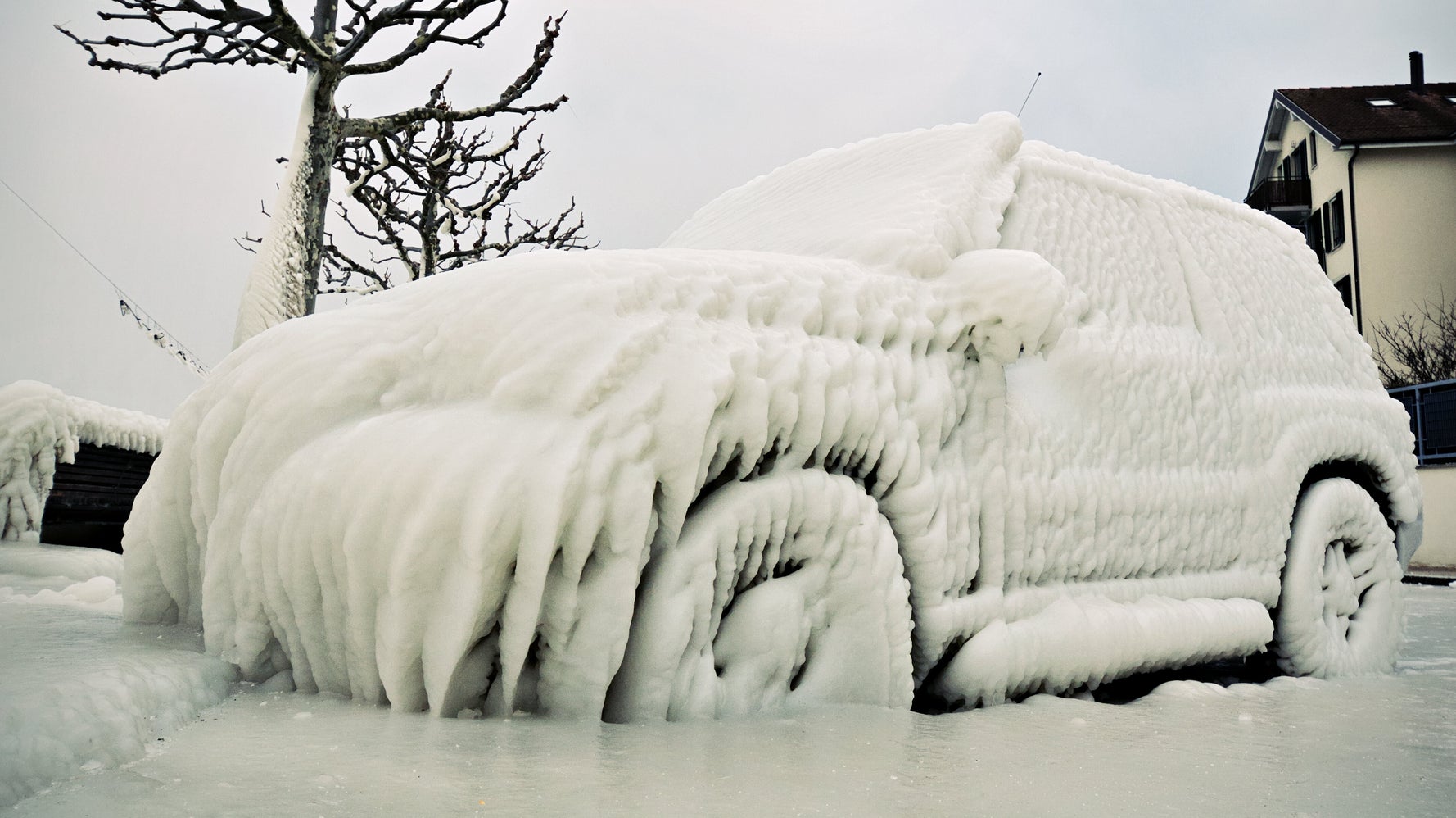 寒い雪の日に 車の中に残さない方がいい7つのものとは ハフポスト Life 寒い雪の日に 車の中に残さない方がいい7つのものとは ハフポスト Life