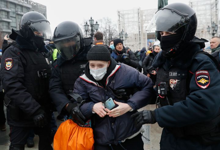 Police are detaining people at rallies across Russia who are protesting in support of Kremlin critic Alexei Navalny, the OVD-Info protest monitor said.