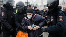 Russian Police Detain Hundreds At Rallies In Support Of Kremlin Critic Navalny Russian Police Detain Hundreds At Rallies In Support Of Kremlin Critic Navalny