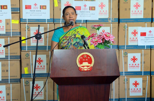 Stregoneria contro il Covid: positiva ministra dello Sri Lanka che usò una pozione Stregoneria contro il Covid: positiva ministra dello Sri Lanka che usò una pozione