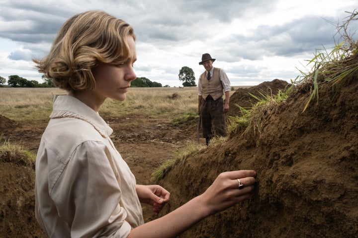 Carey Mulligan and Ralph Fiennes in "The Dig" on Netflix.