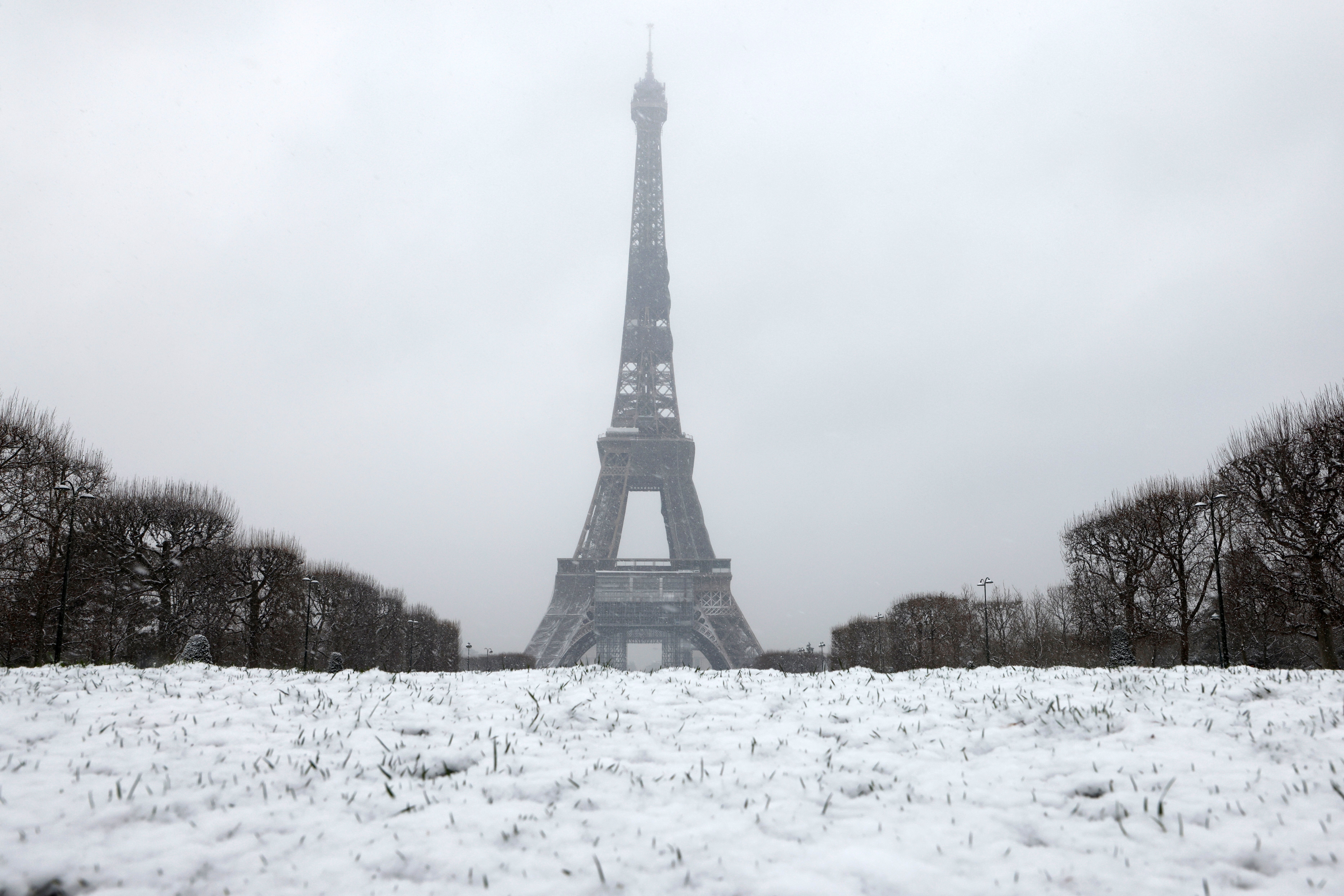 Neige et verglas: la préfecture d'Île-de-France appelle à reporter ses déplacements