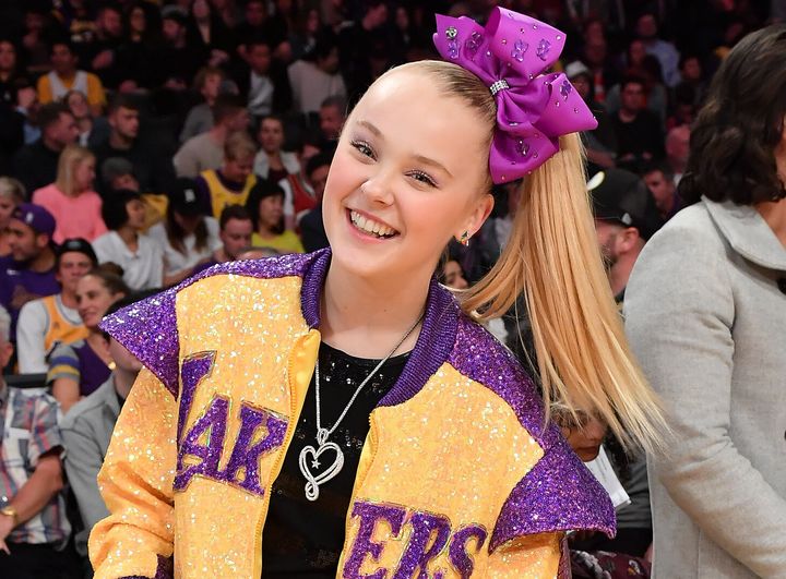 JoJo Siwa at a Los Angeles Lakers Game in February 2020.