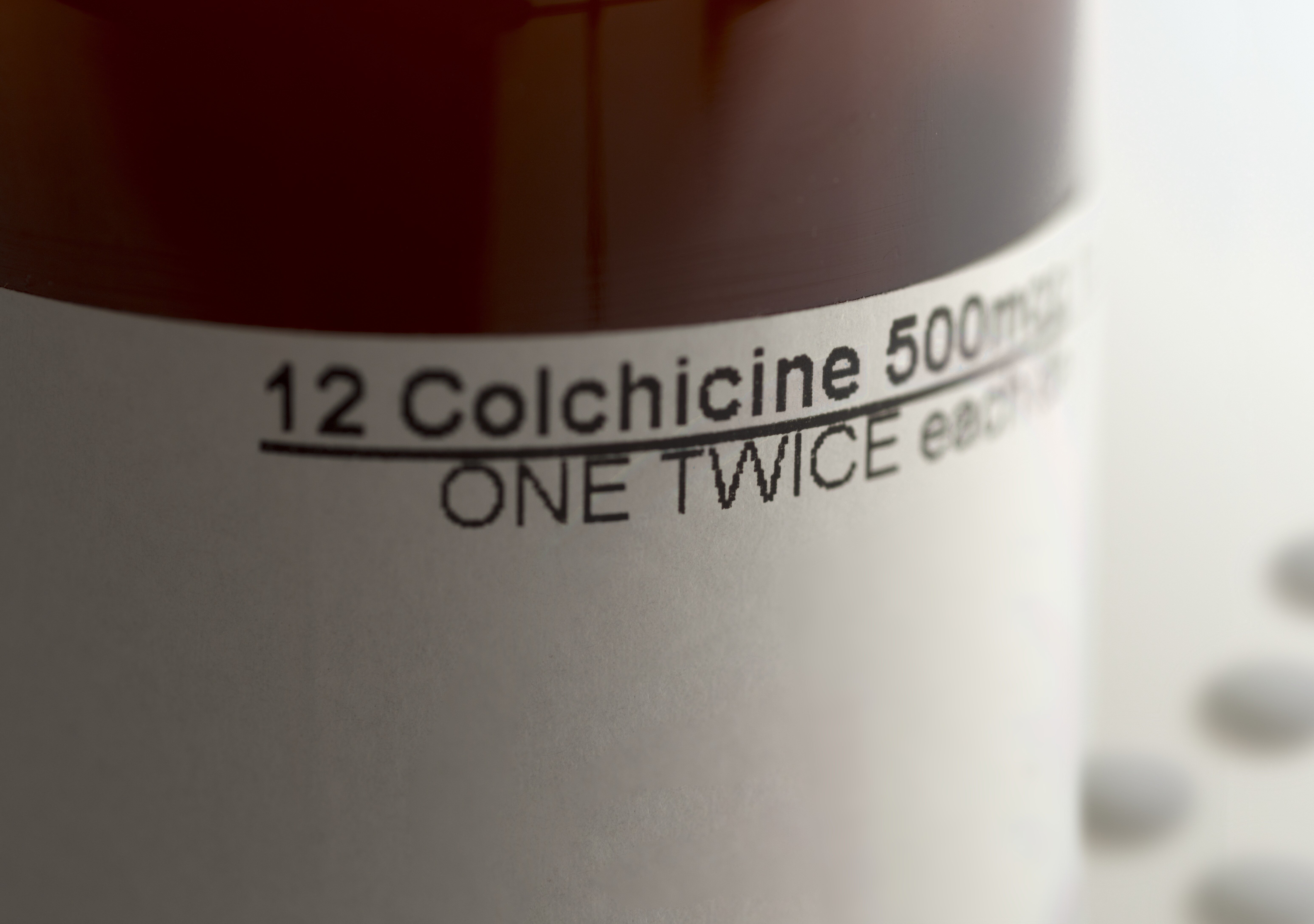 Colchicine contre le Covid-19: un traitement qui suscite espoirs et doutes