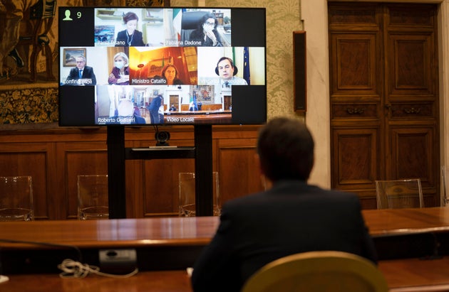 La giornata da premier "operoso" sbatte anche contro le imprese La giornata da premier "operoso" sbatte anche contro le imprese