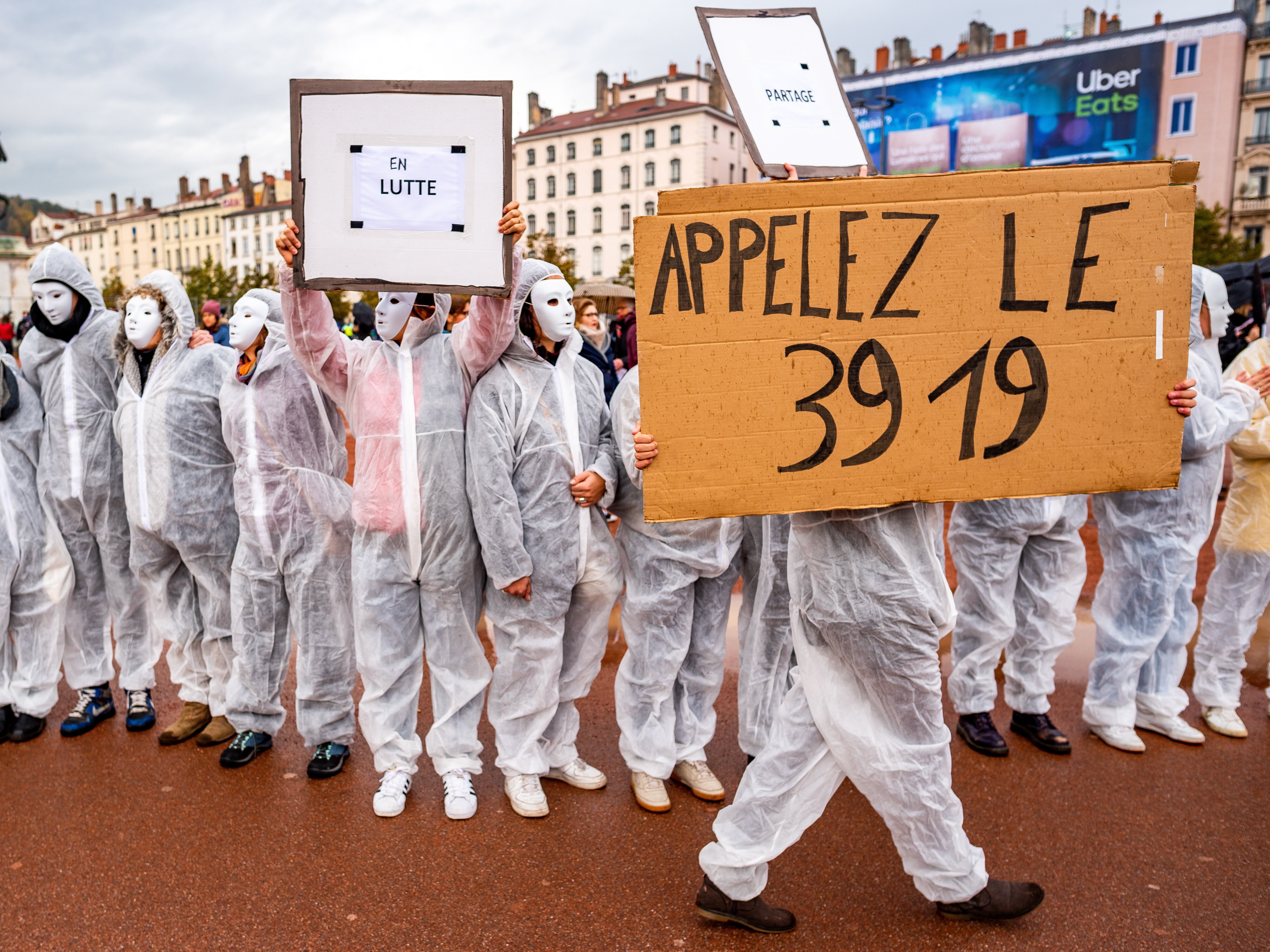 L'appel d'offres pour le 3919 sur les violences conjugales interrompu