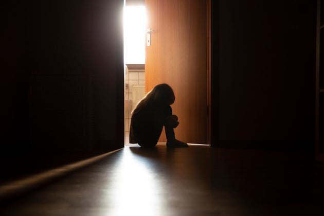 Bambino di 9 anni muore impiccato a Bari. Si ipotizza il suicidio Bambino di 9 anni muore impiccato a Bari. Si ipotizza il suicidio
