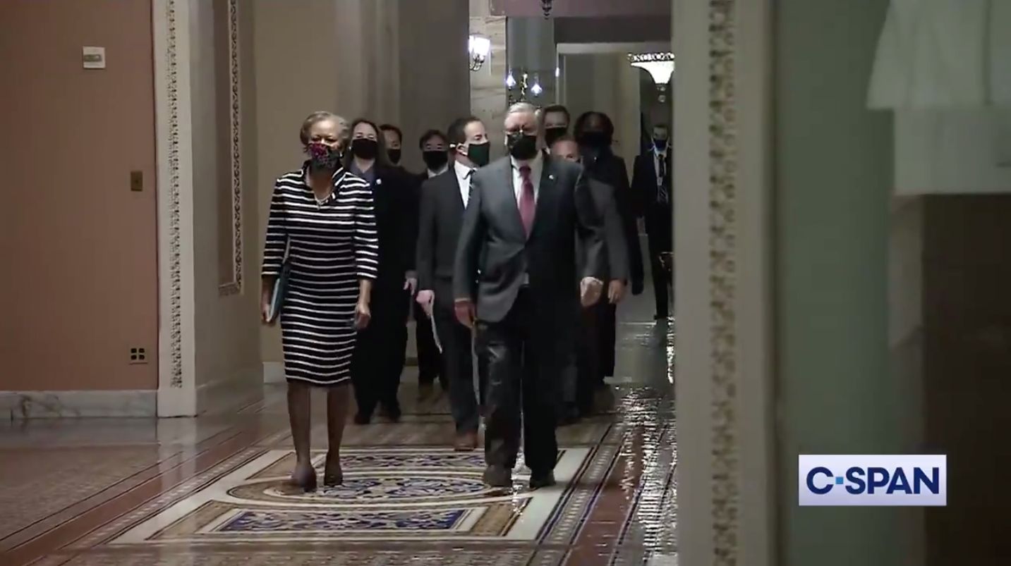 L'acte d'accusation pour la destitution de Trump livré au Sénat