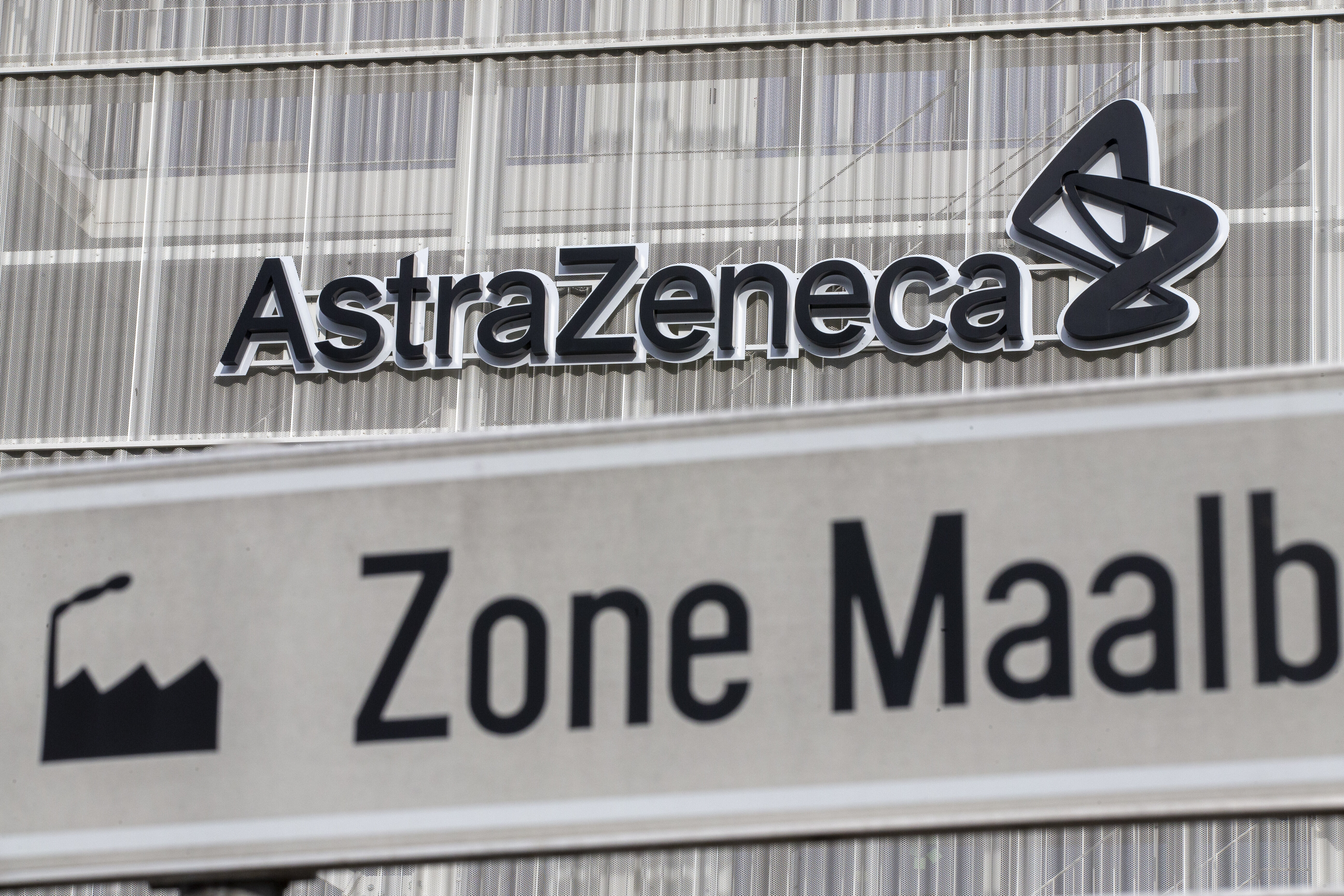 AstraZeneca va livrer 30% de vaccins de plus que prévu à l'UE