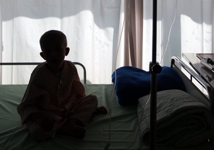 La détection d’une maladie héréditaire chez un enfant déjà atteint d’un cancer pourrait permettre aux médecins d’adapter le traitement qu’il reçoit. (photo d'archives)