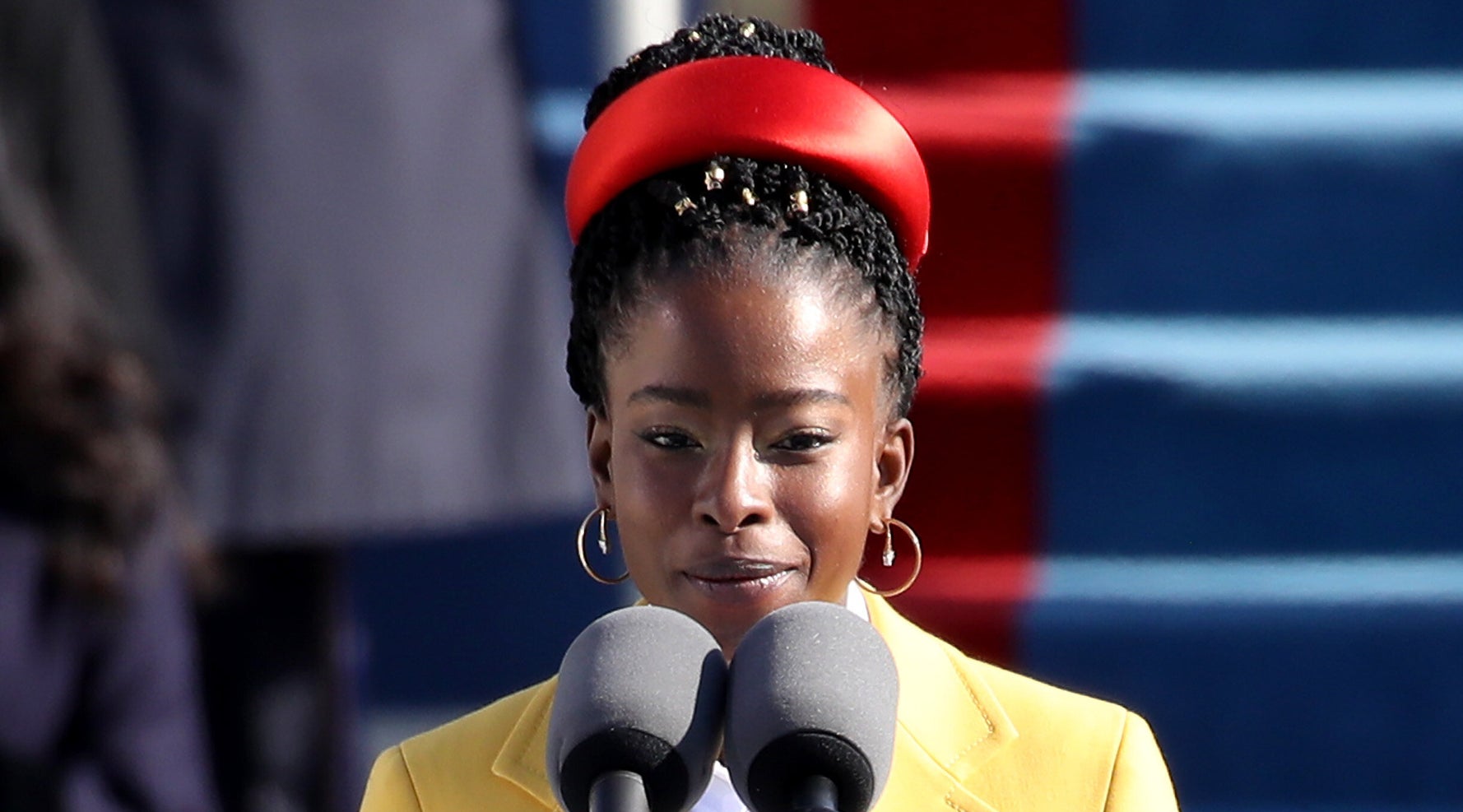 Amanda Gorman Overheard The Obamas Having A Feisty Inauguration Chat Huffpost