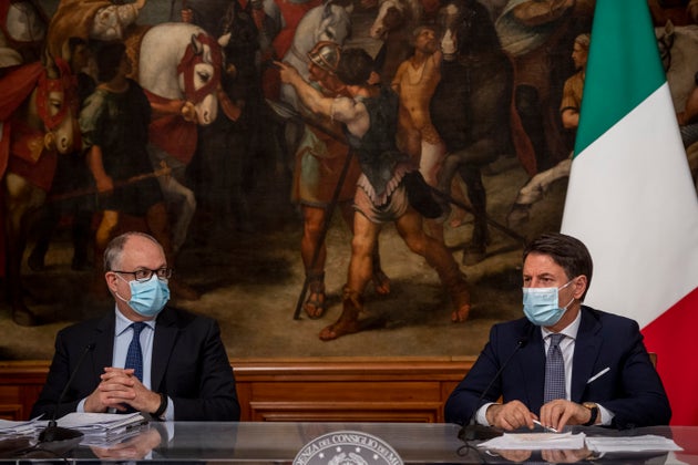 Blocco dei licenziamenti per tutti fino al 30 aprile Blocco dei licenziamenti per tutti fino al 30 aprile