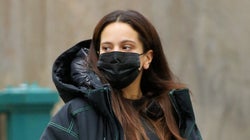 Este sencillo 'look' de Rosalía tiene miles de euros detrás, pero puedes copiarlo por muy