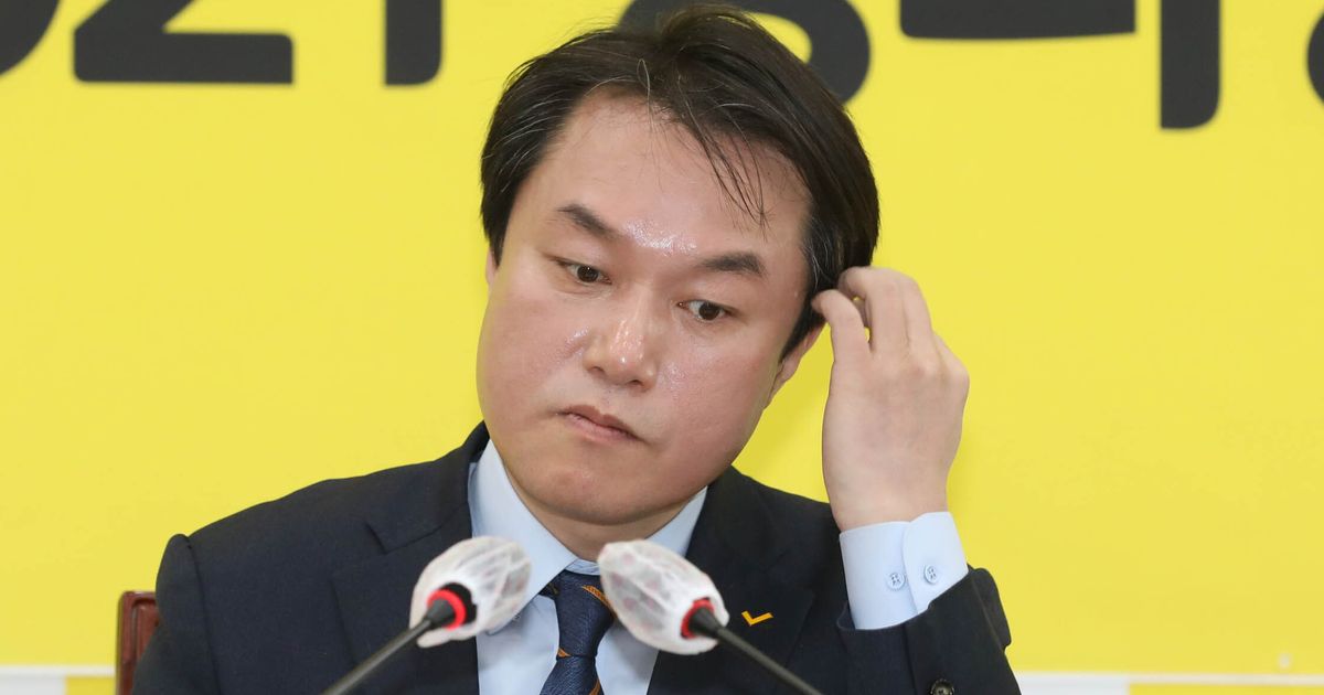 The Justice Party eventually expelled former CEO Kim Jong-cheol, who molested Rep. Jang Hye-young.  The highest level of discipline