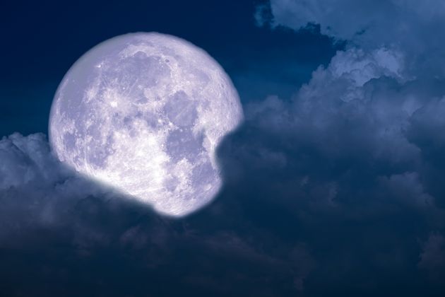 La Luna Piena Ci Fa Andare A Letto Piu Tardi E Dormire Meno Lo Studio L Huffpost