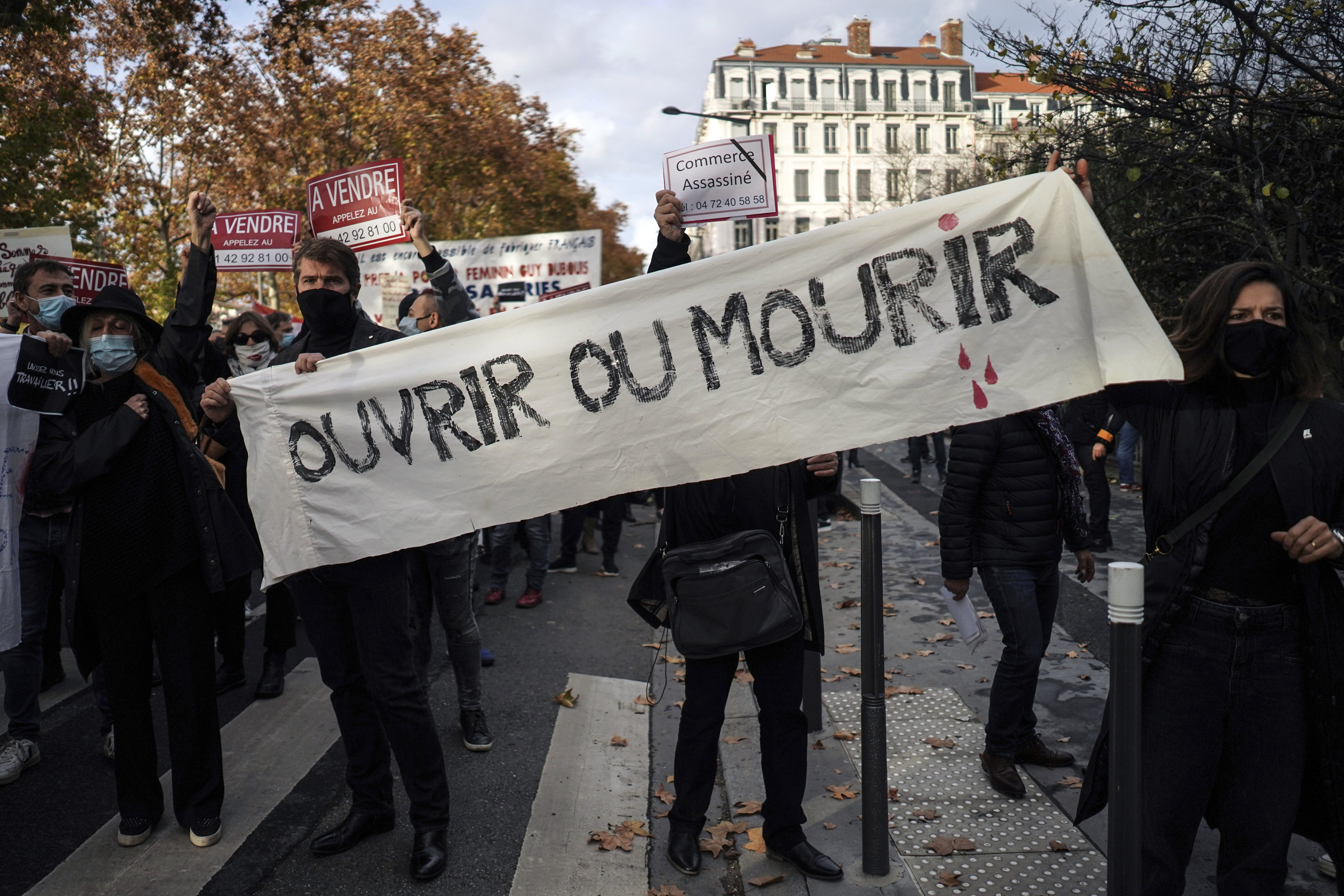 Un troisième confinement? Pourquoi l'acceptation des Français inquiète