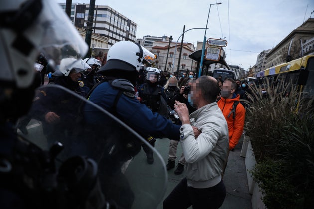 Ενταση σε συγκέντρωση για τον Κουφοντίνα στο κέντρο της