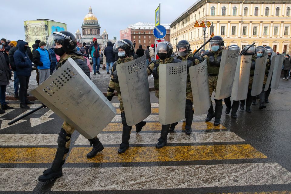 ST PETERSBURG, RUSSIA - JANUARY 31, 2021: Riot police officers guard the area outside the St Petersburg...