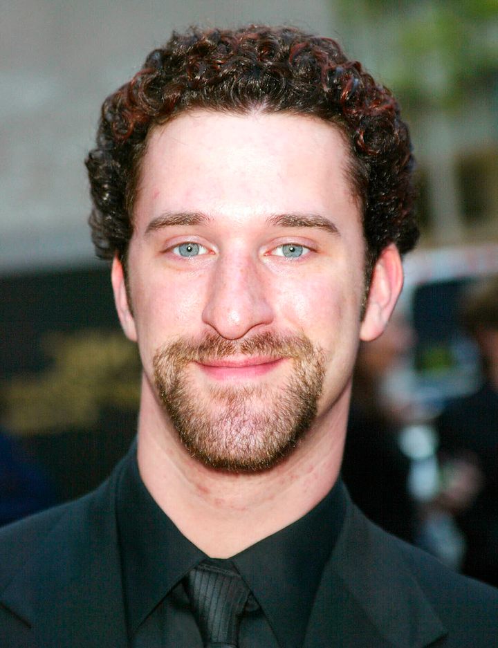 Actor Dustin Diamond, who became a teen TV icon portraying Screech on “Saved by the Bell,” died Monday from cancer. 