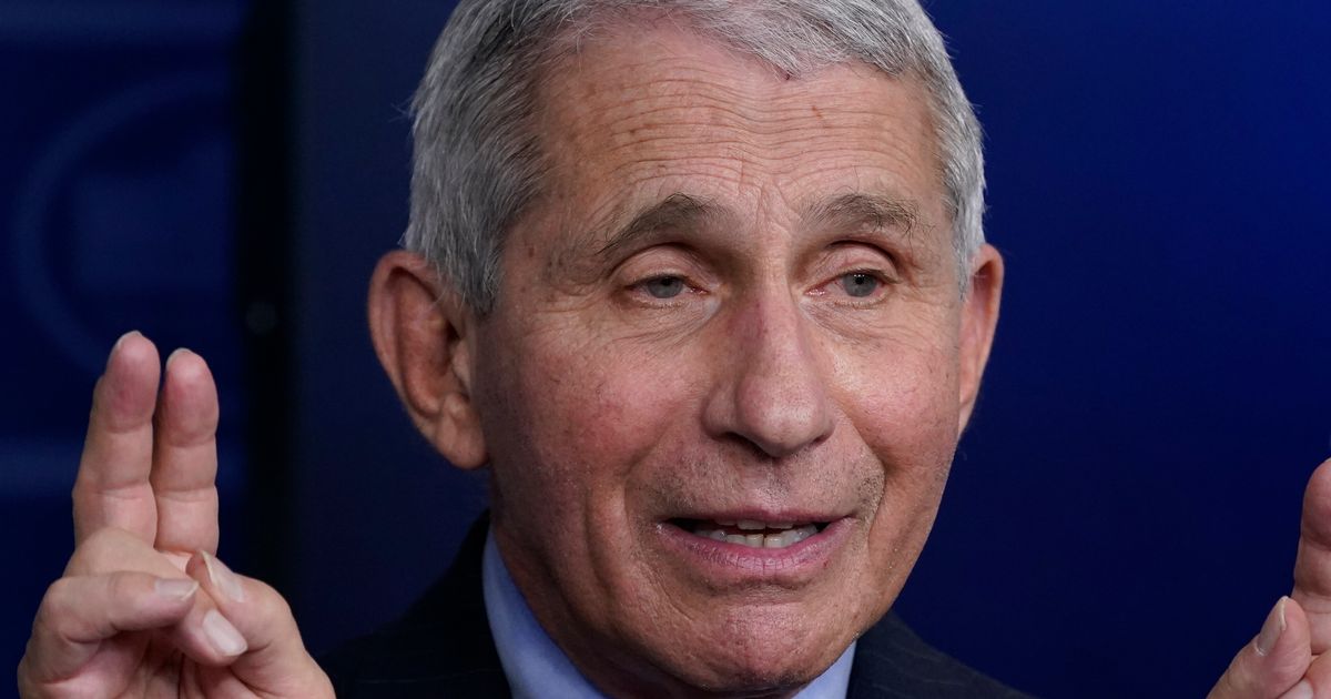 Anthony Fauci Issues Super Bowl COVID-19 Warning