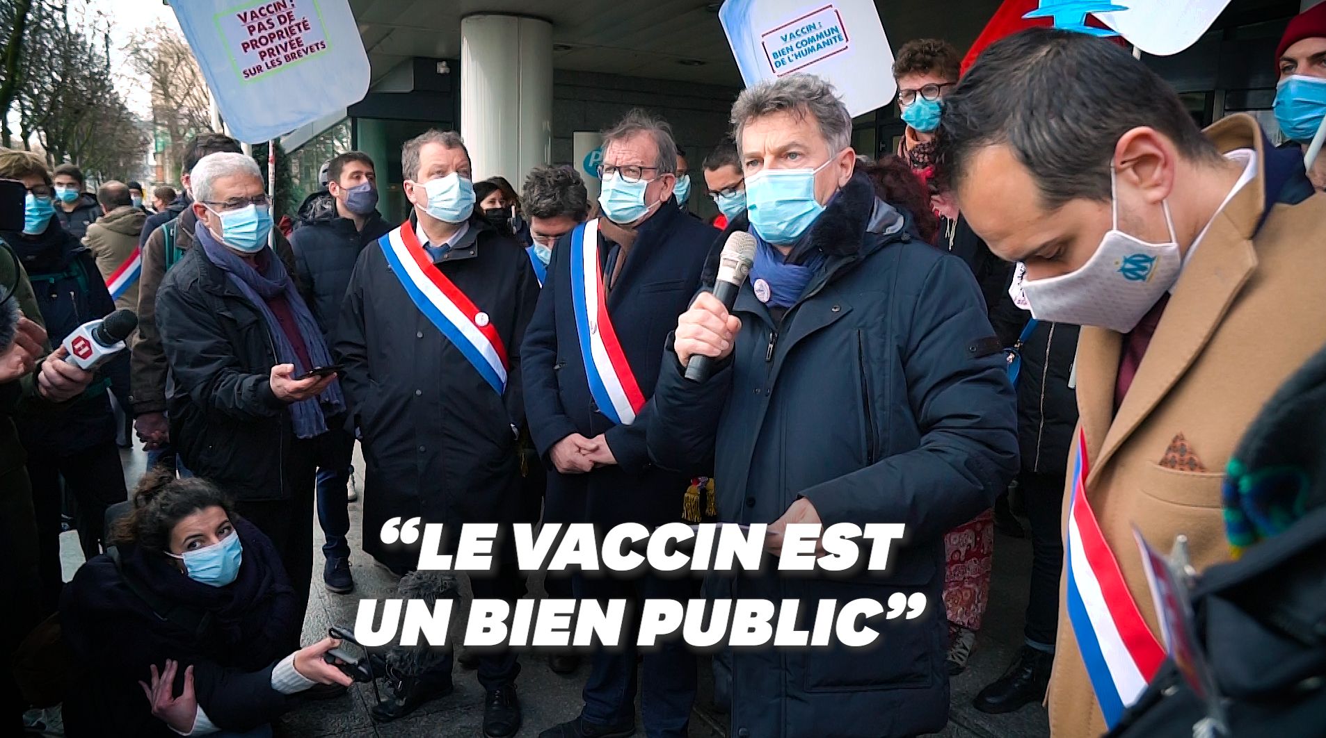 Chez Pfizer, des élus veulent "lever les brevets" sur les vaccins