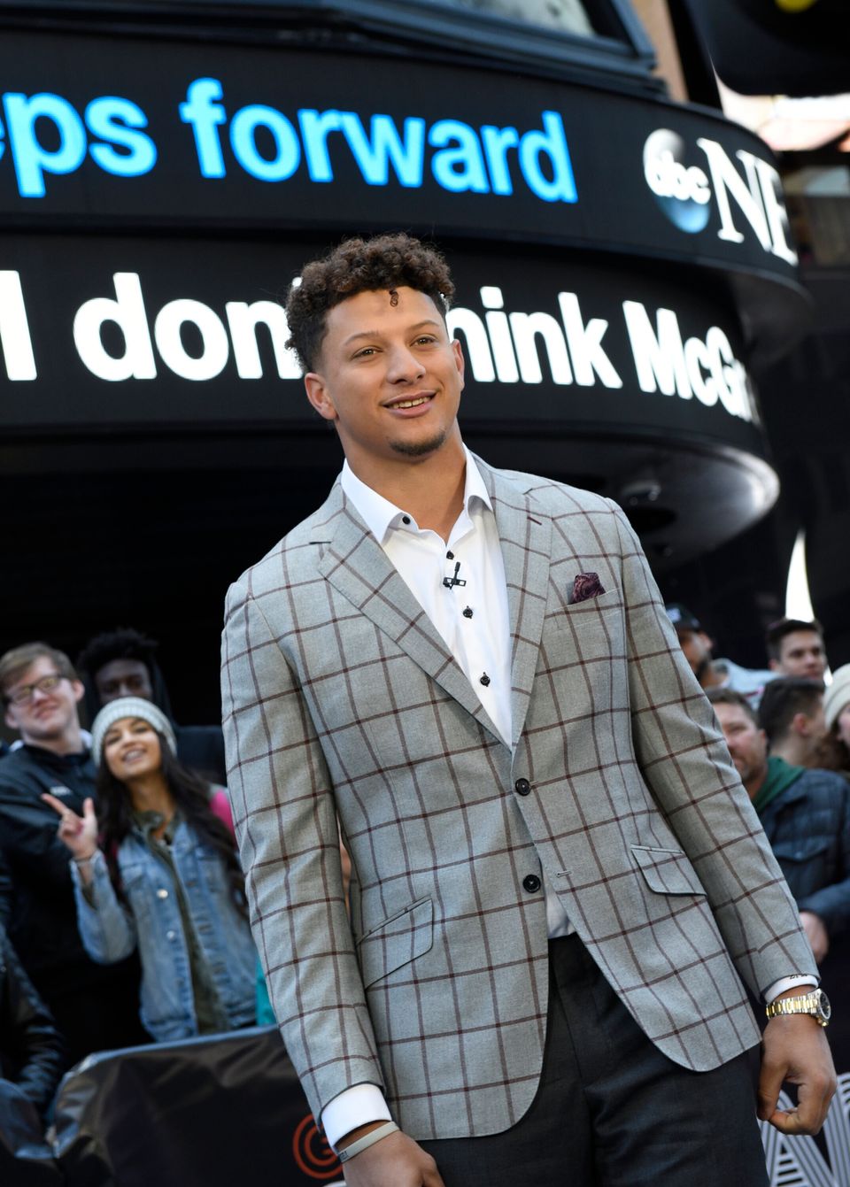 The Story Behind Patrick Mahomes Iconic Hairstyle AKA 'The Mahomes' -  EssentiallySports
