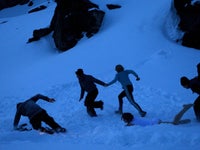 ディアトロフ峠事件とは 9人が変死した 世界一不気味な遭難事故 の謎を解くヒントは アナ雪 だった ハフポスト