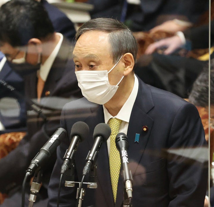 菅義偉首相＝2月4日、国会内