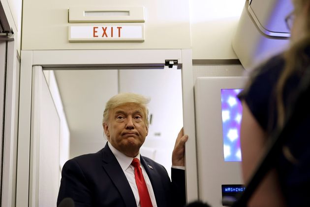 Donald Trump à bord de l'Air Force One le 19 octobre 2020 dans